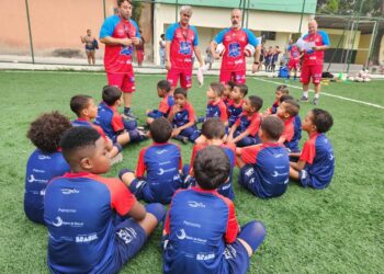 Escolinha de futebol do Zico chega em Niterói