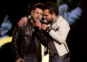 Zezé Di Camargo e Luciano Reinventam Sucesso em Show no Rio de Janeiro