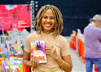 Taslim lança livro afrofuturista no Rio de Janeiro