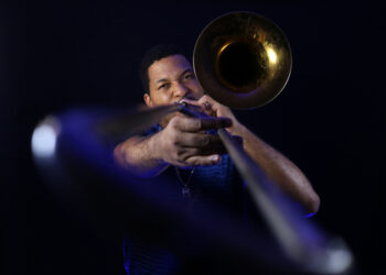 Josiel Konrad faz show de lançamento do vinil do aclamado álbum ‘Boca no Trombone’