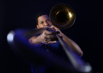 Pioneiro na fusão do Funk Carioca com o Jazz, Josiel Konrad agita o Centro do Rio