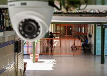 Escolas e universidades públicas poderão ser monitoradas por sistemas de vídeo e áudio no Rio de Janeiro