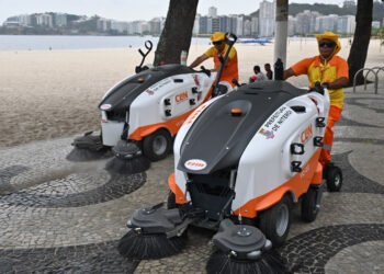 Niterói recebe novas máquinas de limpeza urbana