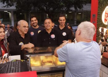 Líder nas pesquisas, Rodrigo Neves reafirma prioridades para Icaraí