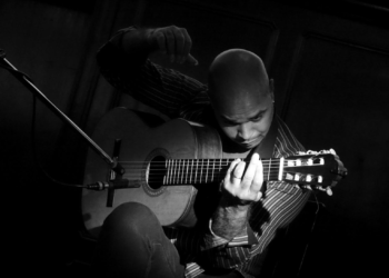 Marcel Powell lança álbum e faz show no Rio em homenagem a ícones negros da música brasileira