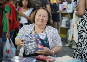 Angolana escolhe Maricá para viver e história da cidade vira tema de livro