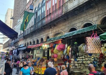 Consumidores no RJ entram todos os dias com 63 ações na Justiça por conta de práticas abusivas