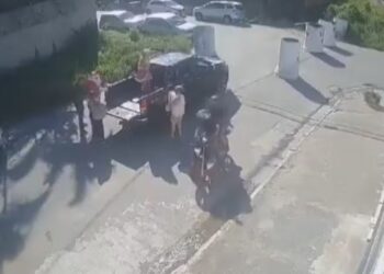 Nem o Papai Noel escapa: Assalto a Papai Noel e seus ajudantes é registrado por câmeras