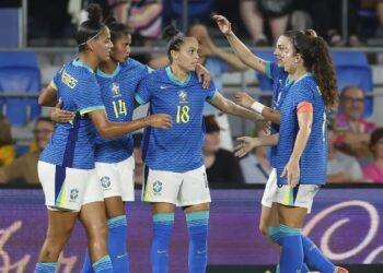 Seleção feminina bate Austrália de novo em último compromisso do ano