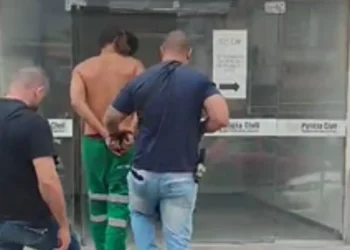 Preso servente que tentou matar mulher com espeto de churrasco | Enfoco