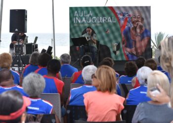 Educação realiza aula inaugural da Escola Municipal do Idoso