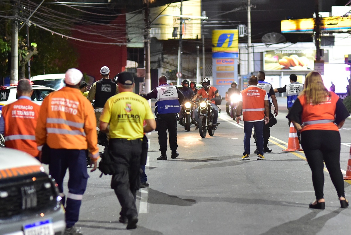 Força-tarefa da Prefeitura de Niterói abordou mais de 1,6 mil motociclistas em ações contra motos barulhentas e rolezinhos