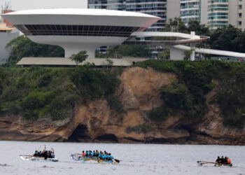 Super Paddle 2025 agita Icaraí com a elite da canoa havaiana neste sábado (26)