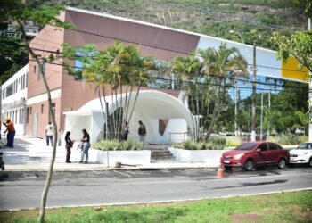 Prefeito Rodrigo Neves faz nova vistoria na obra da Maternidade Municipal Alzira Reis – Prefeitura Municipal de Niterói