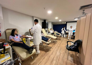 Campanha de doação de sangue no Multicenter Itaipu, em Niterói