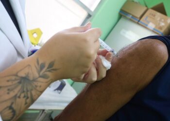 Dia D de vacinação em Niterói tem movimento 30% maior do que em 2024 – Prefeitura Municipal de Niterói