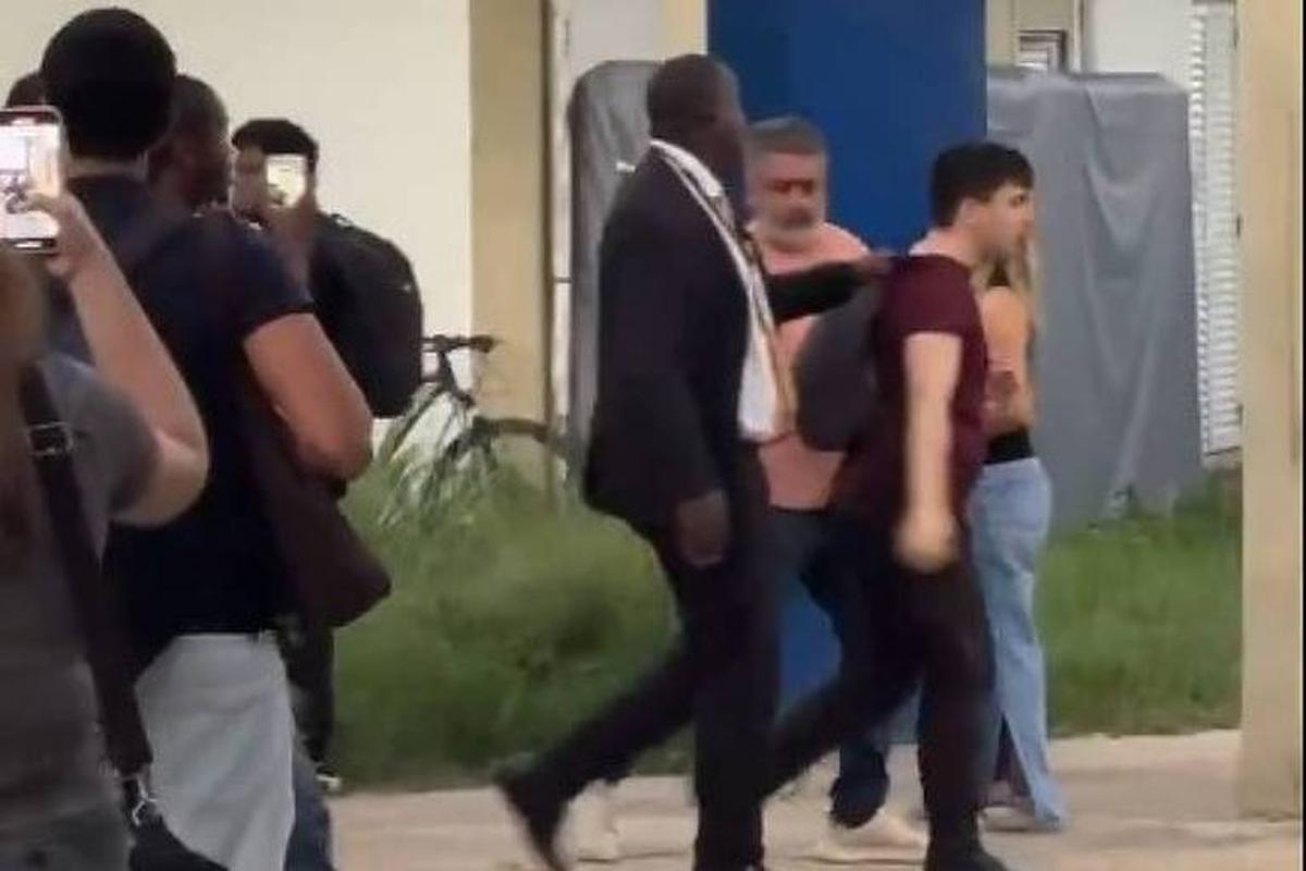 Militantes de direita são agredidos e expulsos da UFF em Niterói