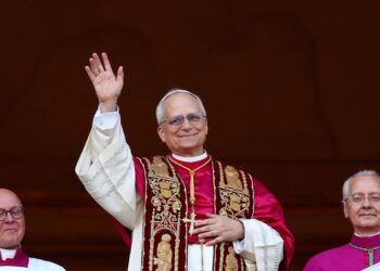 Norte-americano Robert Francis Prevost é eleito o 267º papa