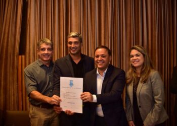 Rodrigo Neves sanciona lei que cria o Fundo de Desenvolvimento Imobiliário do Centro de Niterói – Prefeitura Municipal de Niterói