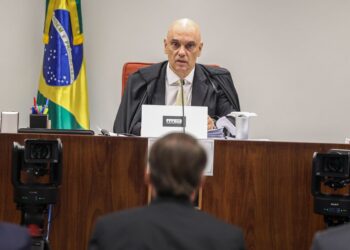 Bolsonaro nega ter recebido voz de prisão de ex-comandante do Exército