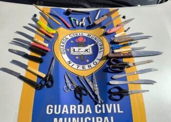 Pedras de crack, facas, estiletes e tesouras são apreendidos no centro de Niterói