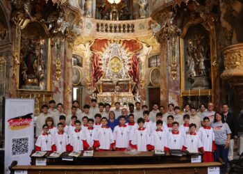 Coral de Petrópolis emociona plateias na Alemanha com repertório 100% brasileiro