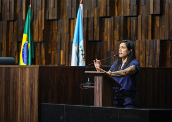 Deputado Guilherme Delaroli promulga leis após derrubar vetos do governador Cláudio Castro