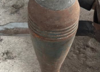 Mulher é presa por tentar vender granada de morteiro de forma ilegal em plataforma online