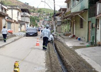 Mais de um quilômetro de rede foi instalada na comunidade