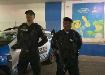 Policiais salvam bebê engasgada na BR-101 em São Gonçalo