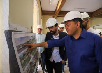 Prefeito de Niterói visita obras do Casarão Cauby Peixoto, que será entregue no aniversário da cidade – Prefeitura Municipal de Niterói