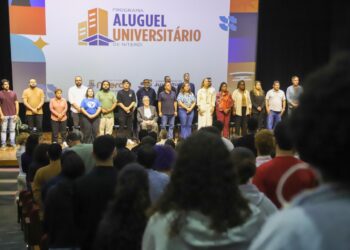 Alunos de Niterói começam a receber R$ 700 de auxílio-moradia