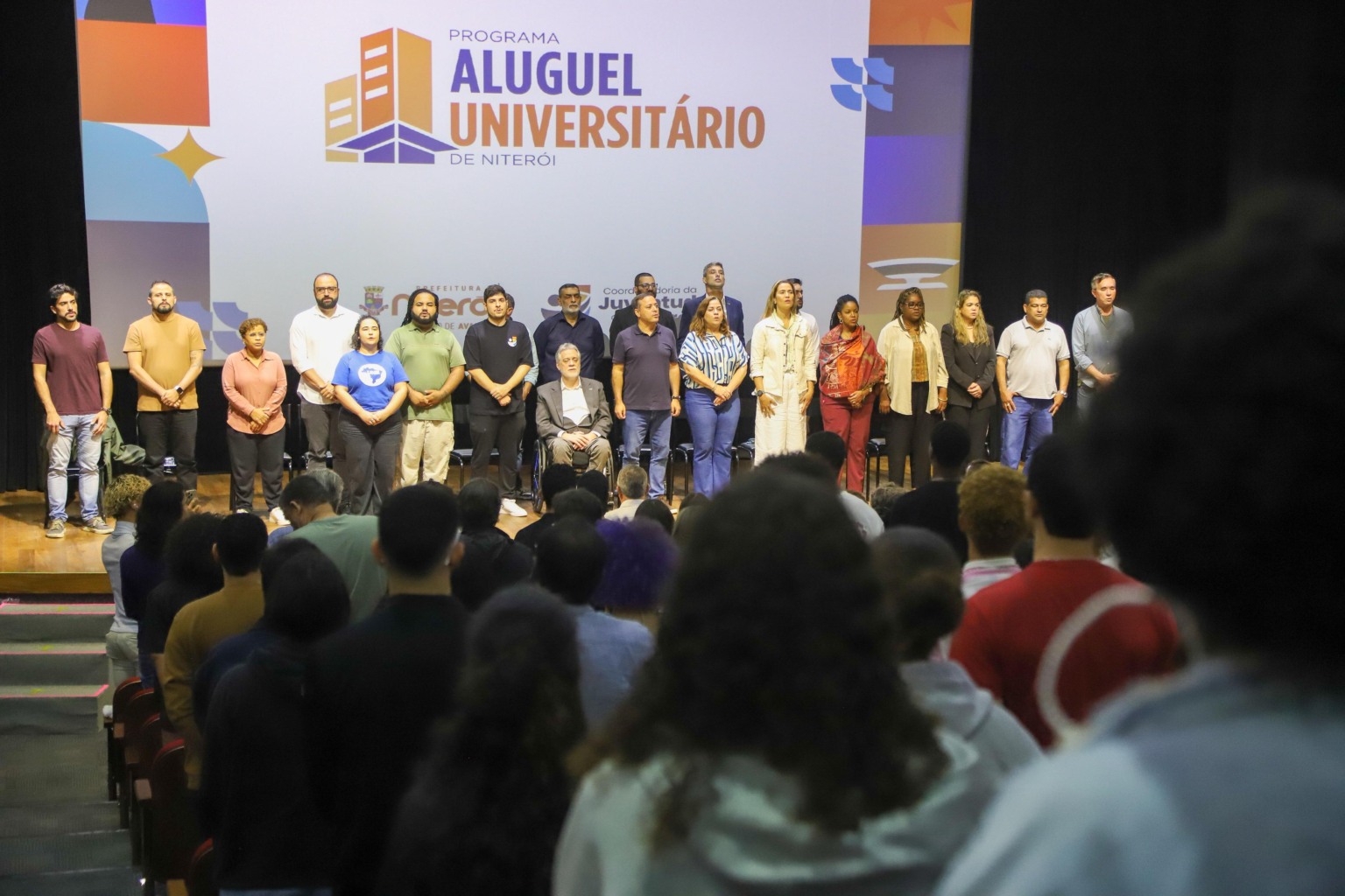 Alunos de Niterói começam a receber R$ 700 de auxílio-moradia