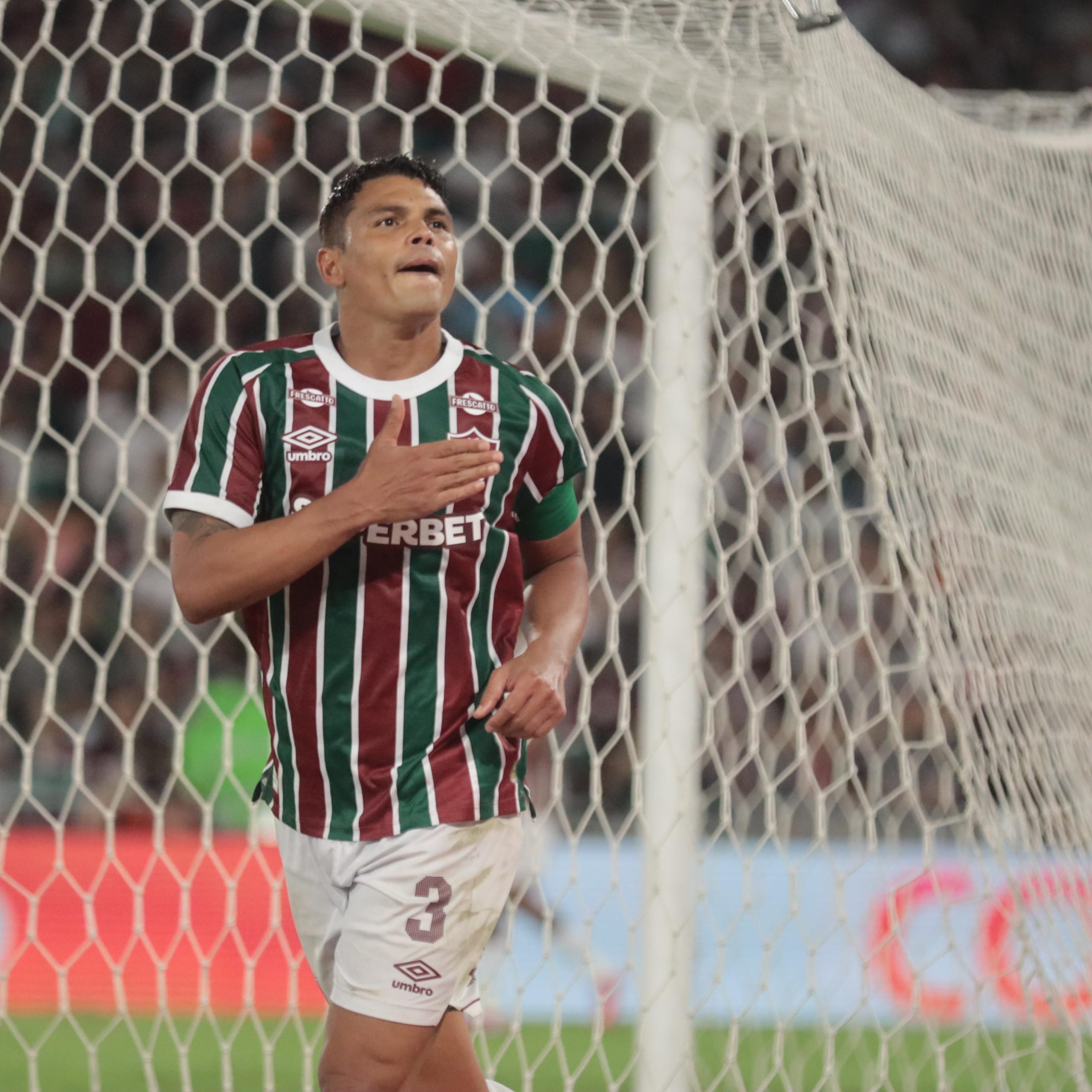 Fluminense bate o Bahia e avança para as semifinais da Copa do Brasil