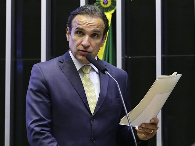 Hugo Leal relatará medida que amplia benefício do gás para 50 milhões de brasileiros