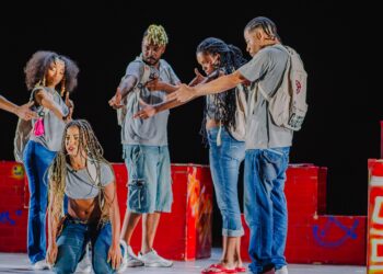 'Ninguém Me Ensinou a Morrer' chega ao Teatro Municipal de São Gonçalo