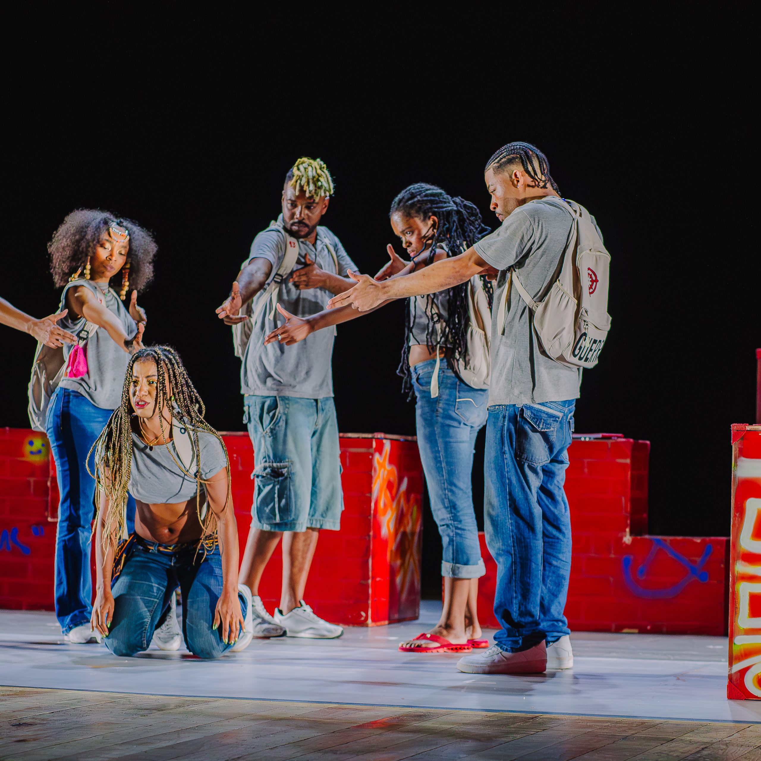 'Ninguém Me Ensinou a Morrer' chega ao Teatro Municipal de São Gonçalo