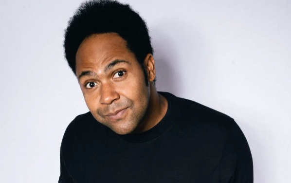 nesta segunda-feira (22), contará com shows de Thalles Roberto, Bia Santos e Lukas Agostinho. Agentes da Guarda Municipal,