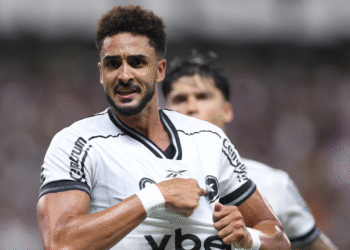Botafogo conquista boa vitória fora de casa contra o Ceará