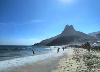 Entenda por que o mar do Rio de Janeiro está tão gelado, mesmo com intenso calor