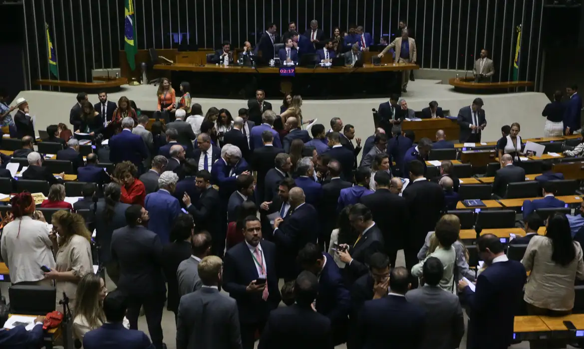 Imposto de Renda: aprovada isenção pra quem ganha até R$ 5 mil