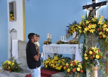 Maricá: festa de Nossa Senhora Aparecida leva fiéis para capela no município