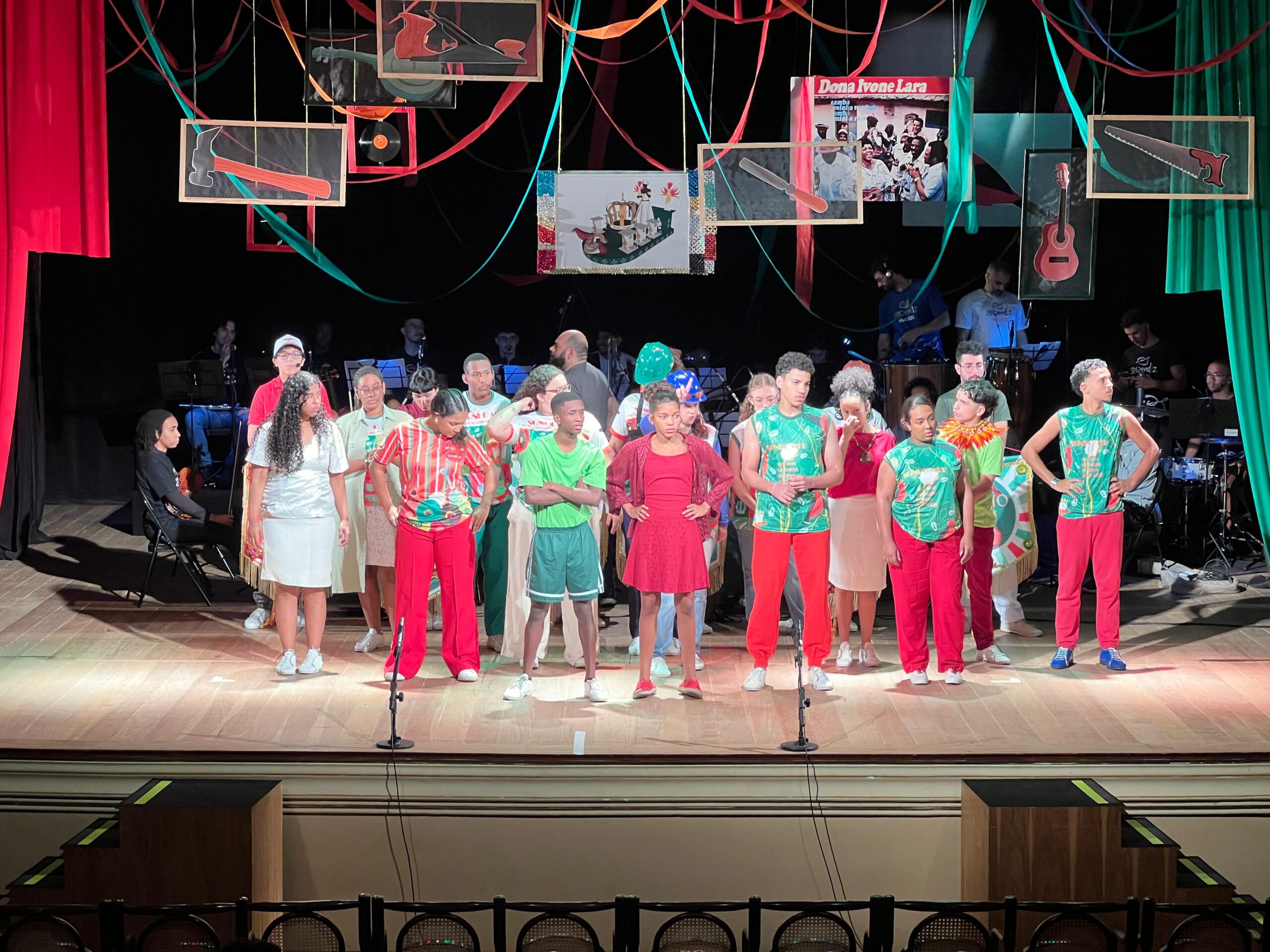 Orquestra e coro do Programa Aprendiz Musical fazem homenagem a Dona Ivone Lara – Prefeitura Municipal de Niterói