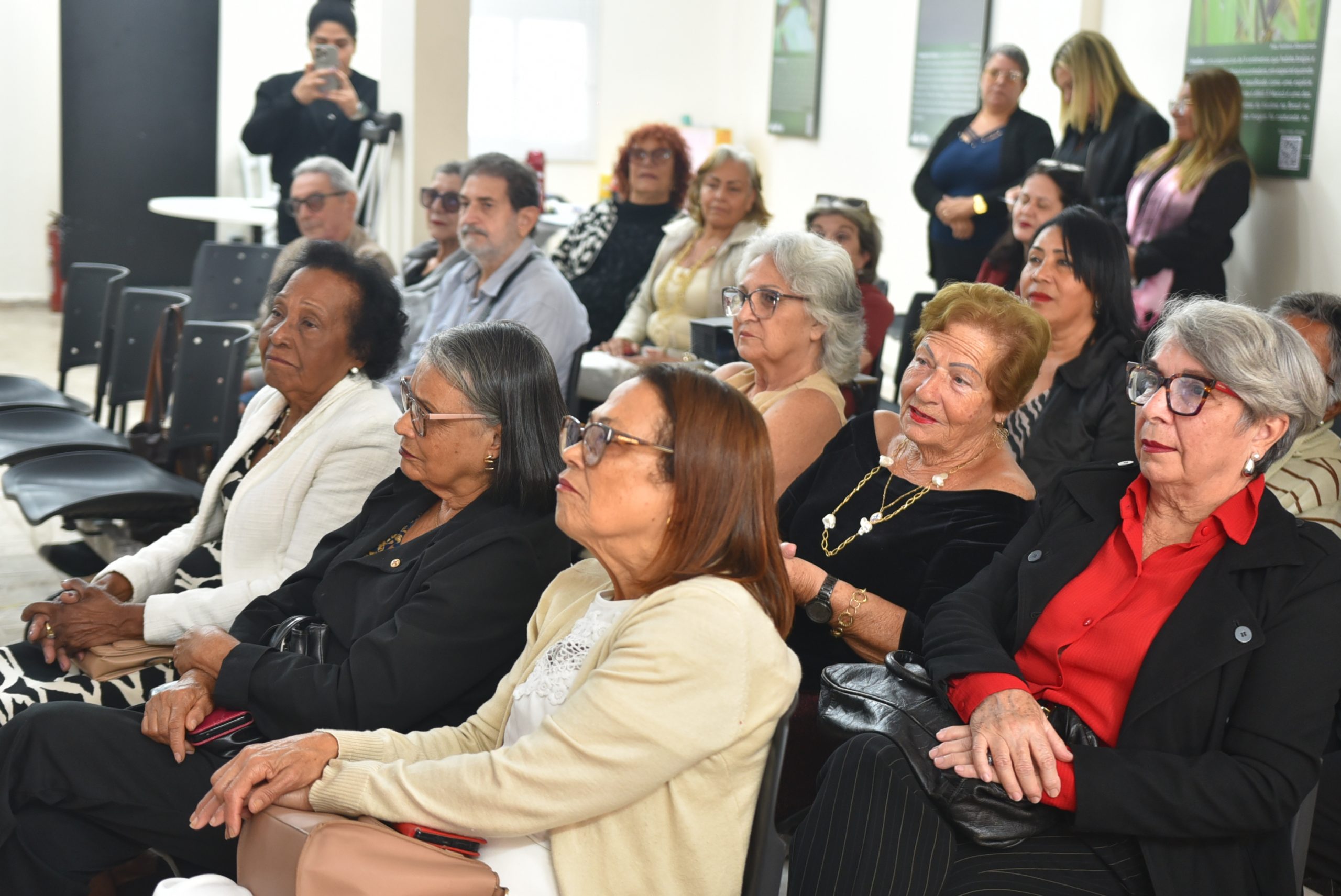 Prefeitura de Maricá capacita turma de idosos no curso 6.0 Digital, que oferece aulas de informática e redes sociais