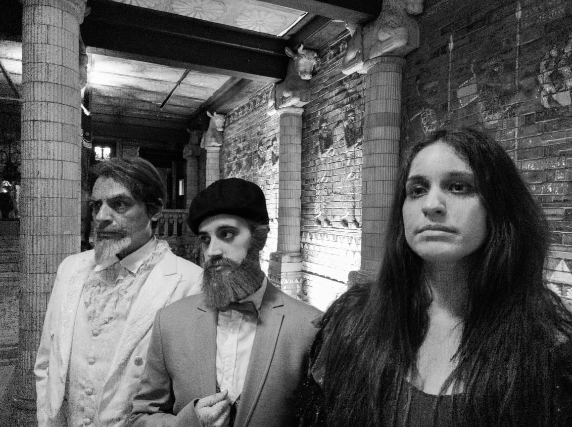 Theatro Municipal do Rio lança “visita fantasma” com sessões noturnas e caça para crianças