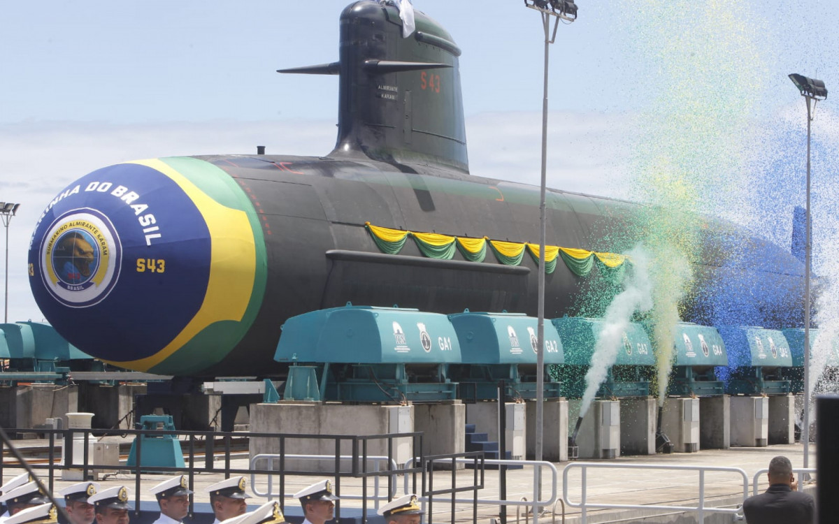 Marinha lança o submarino Almirante Karam e incorpora o Tonelero em cerimônia no Complexo Naval de Itaguaí.