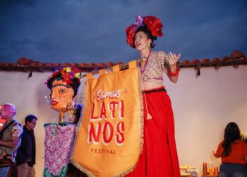 Festival Somos Latinos é aberto com cerimônia no Museu Casa Darcy Ribeiro em Maricá.