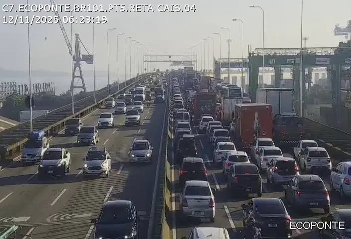 Colisão deixa dois feridos na Ponte Rio‑Niterói