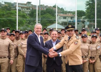 A Guarda Municipal de Niterói formou 80 novos agentes após curso com foco em policiamento de proximidade e ação integrada durante Operação Verão 2025.