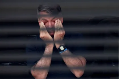 Ex-presidente Jair Bolsonaro é preso preventivamente durante operação da Polícia Federal.